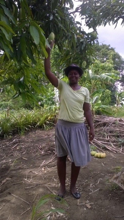 Idalma_Trabajadora del mango en Haiti en una granja Fair Trade Certified