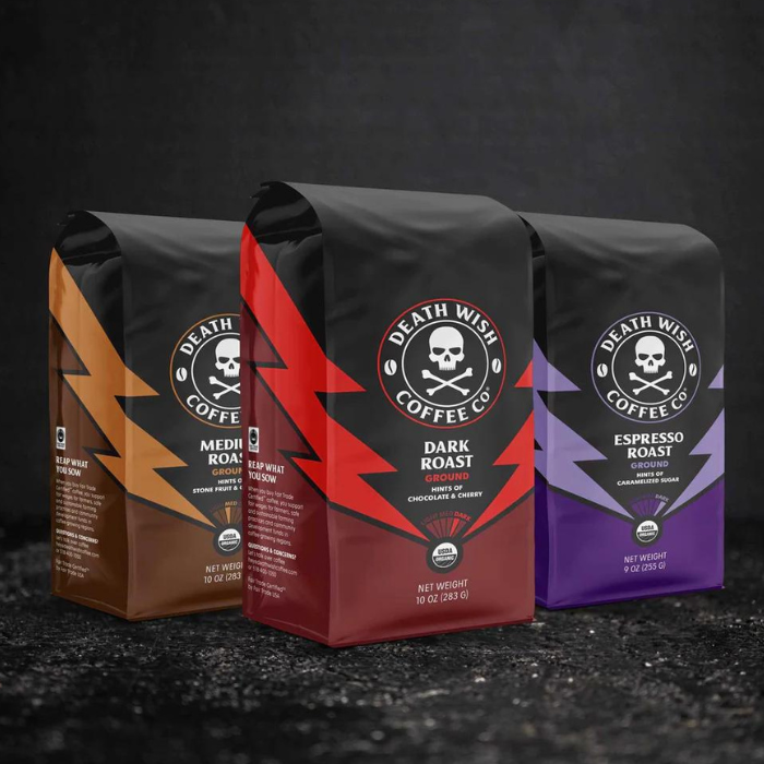 Tres bolsas de Death Wish Coffee, parte del producto "paquete de tres de Turn Up"